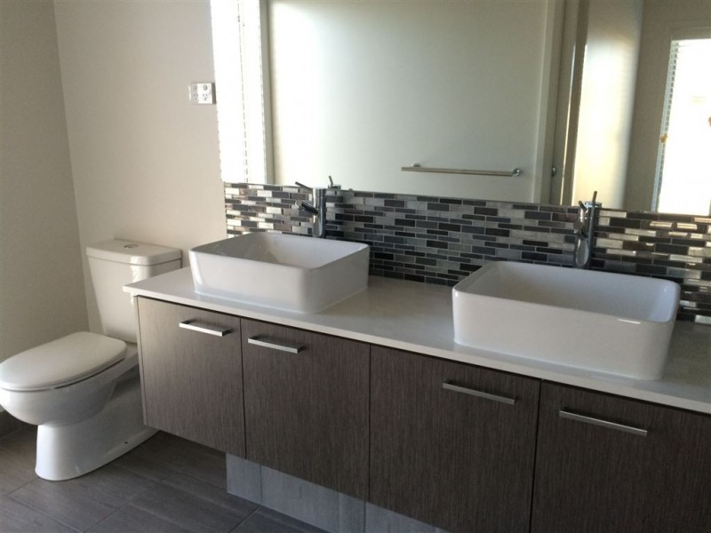 3 Black Caesar Drive, Cranbourne East VIC 3977