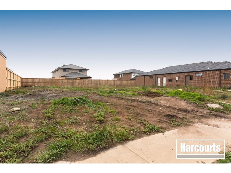 56 Riverstone Blvd, Clyde North VIC 3978