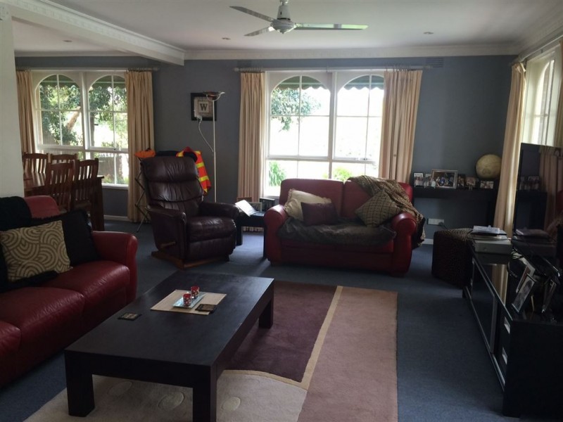 15 Memorial Drive, Narre Warren North VIC 3804