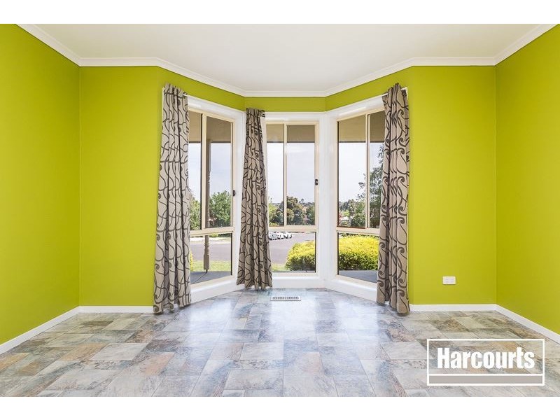 31 Lawrence Drive, Berwick VIC 3806