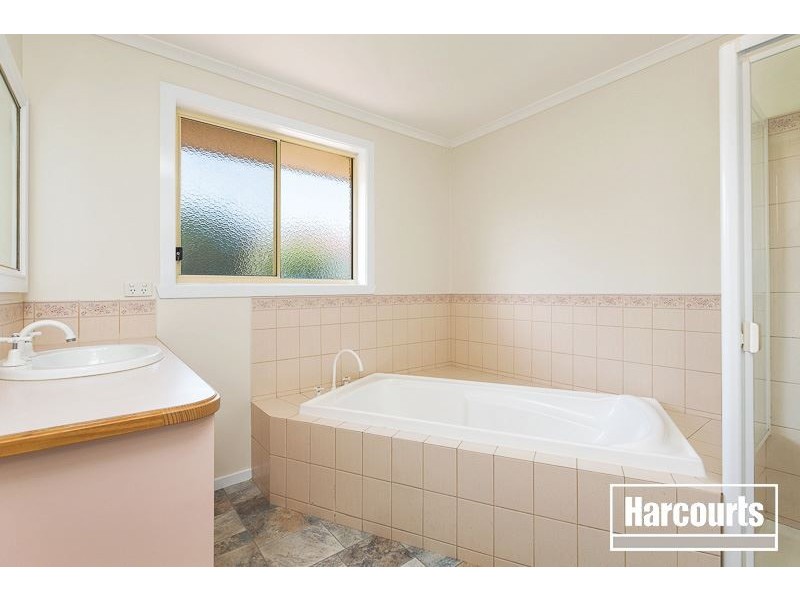 31 Lawrence Drive, Berwick VIC 3806