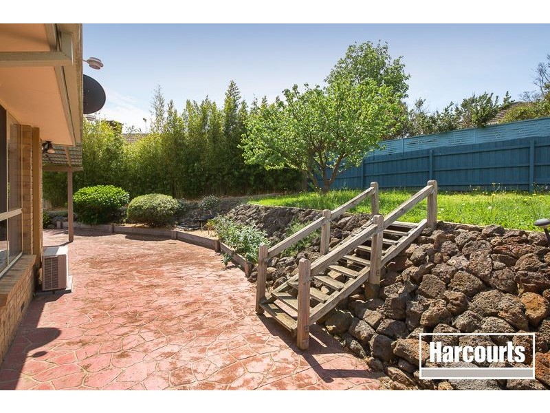 31 Lawrence Drive, Berwick VIC 3806