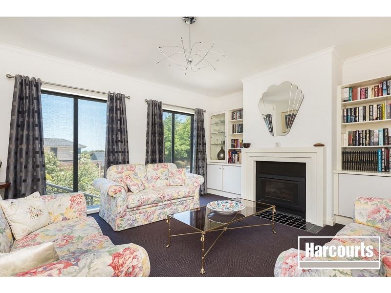 1A Graneel Grove, Berwick VIC 3806