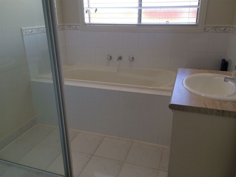 6 Denbigh Court, Berwick VIC 3806