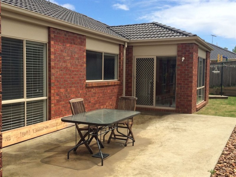 6 Denbigh Court, Berwick VIC 3806