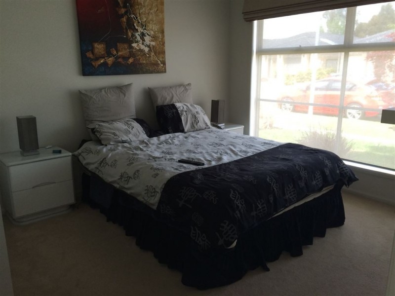 17 Tawleed Grove, Clyde North VIC 3978