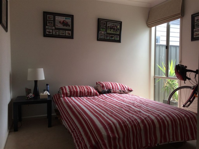 17 Tawleed Grove, Clyde North VIC 3978