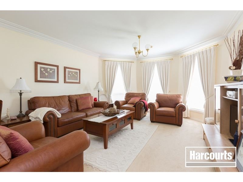 6 Cleveland Close, Narre Warren North VIC 3804