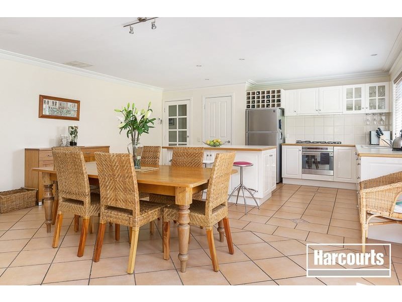 6 Cleveland Close, Narre Warren North VIC 3804