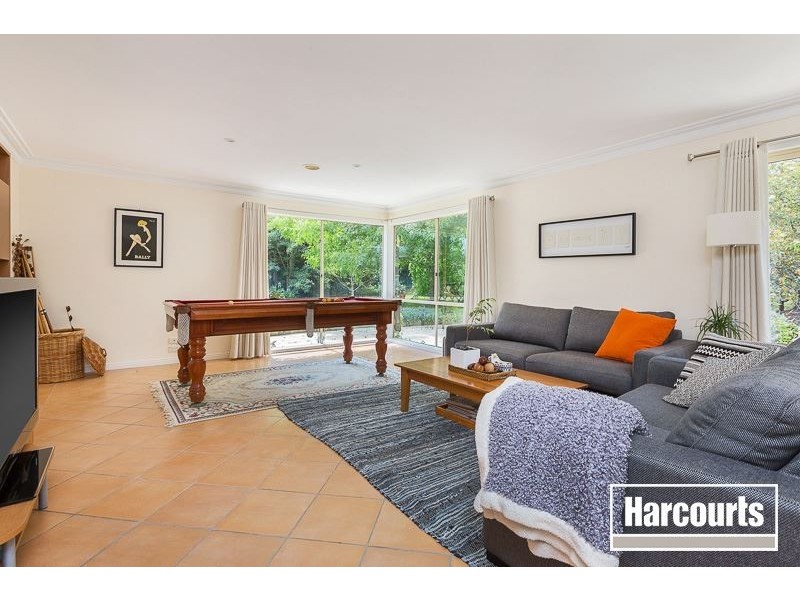 6 Cleveland Close, Narre Warren North VIC 3804