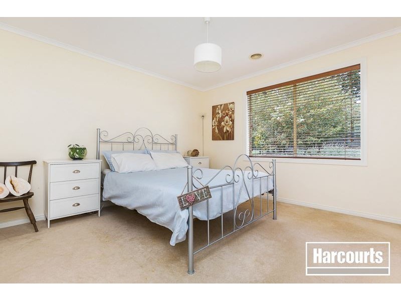 6 Cleveland Close, Narre Warren North VIC 3804