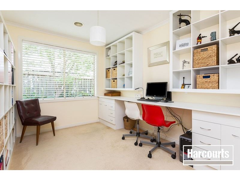 6 Cleveland Close, Narre Warren North VIC 3804