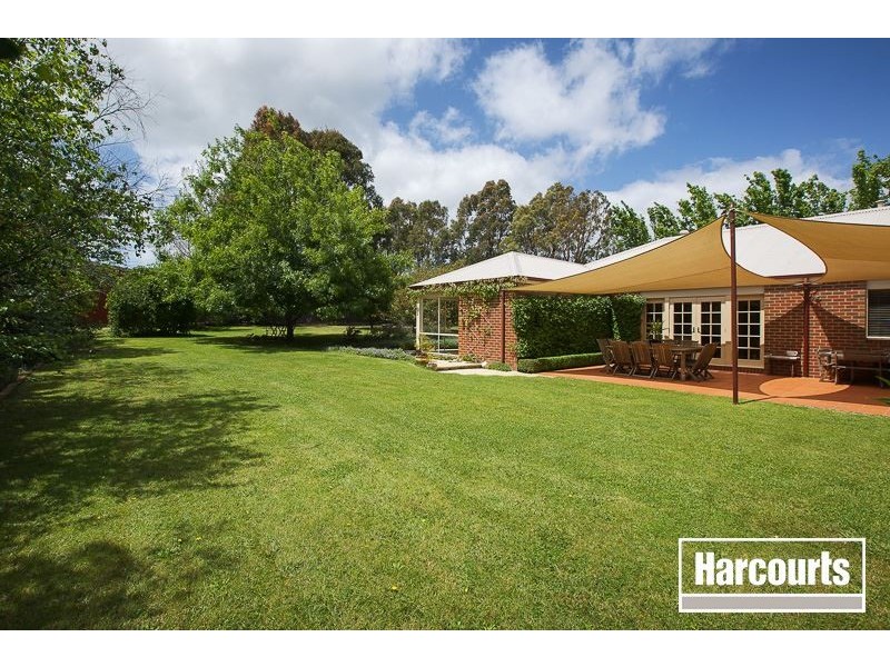 6 Cleveland Close, Narre Warren North VIC 3804