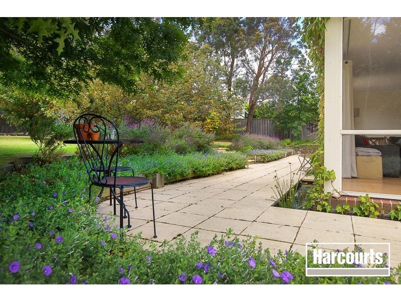 6 Cleveland Close, Narre Warren North VIC 3804