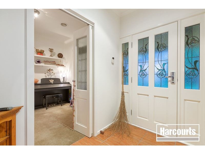 1 Tenandra Court, Berwick VIC 3806