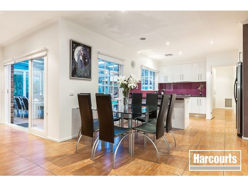 1 Tenandra Court, Berwick VIC 3806