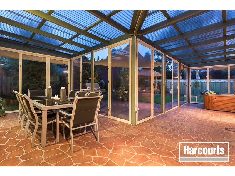 1 Tenandra Court, Berwick VIC 3806