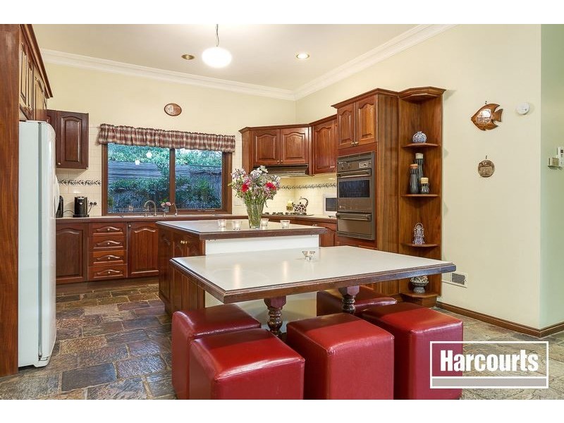 1 Clover Close, Berwick VIC 3806