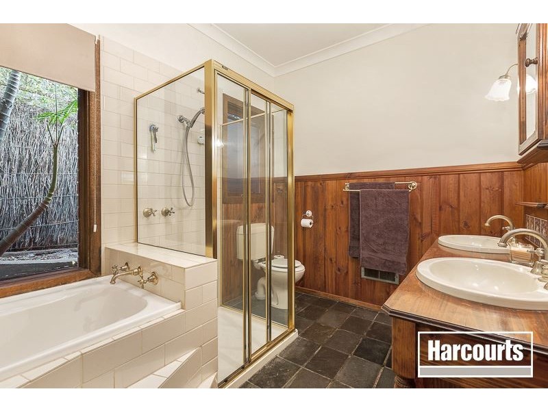 1 Clover Close, Berwick VIC 3806