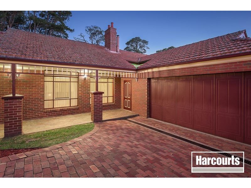 1 Clover Close, Berwick VIC 3806