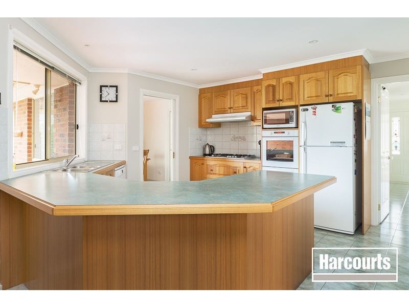 6 Begonia Way, Narre Warren South VIC 3805