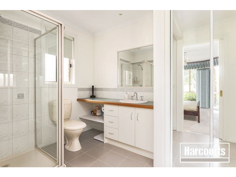 6 Begonia Way, Narre Warren South VIC 3805