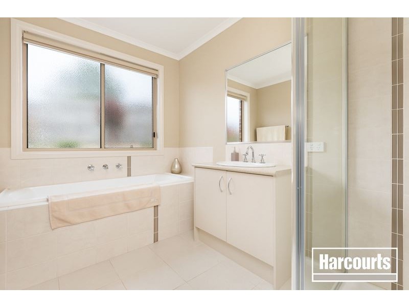 12 Daventry Court, Berwick VIC 3806