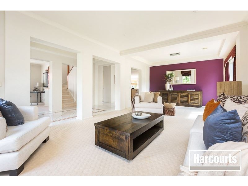 30 Kuranda Crescent, Berwick VIC 3806