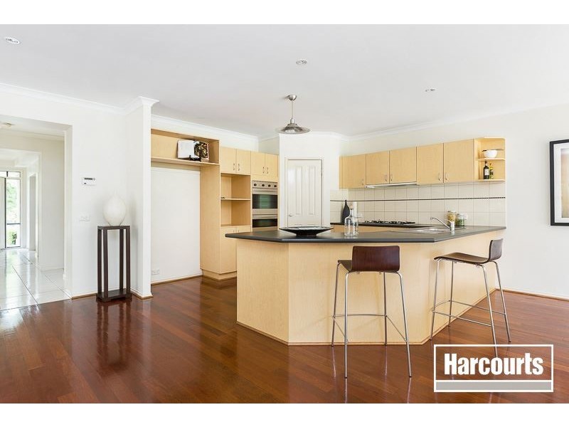 30 Kuranda Crescent, Berwick VIC 3806