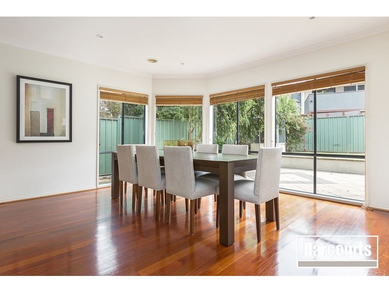 30 Kuranda Crescent, Berwick VIC 3806