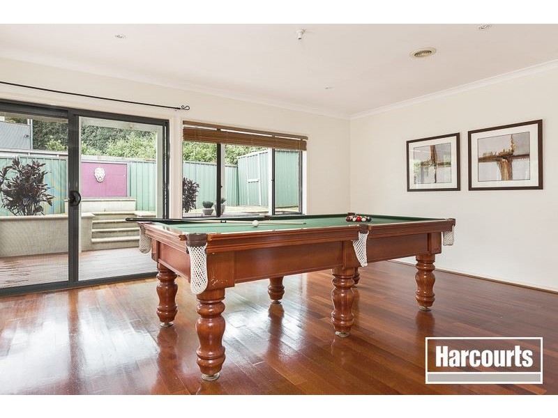 30 Kuranda Crescent, Berwick VIC 3806