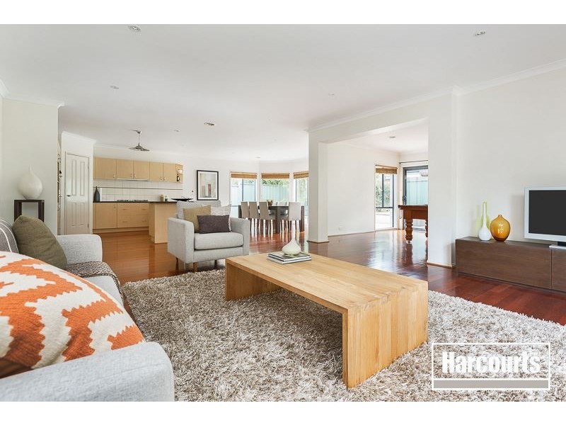 30 Kuranda Crescent, Berwick VIC 3806