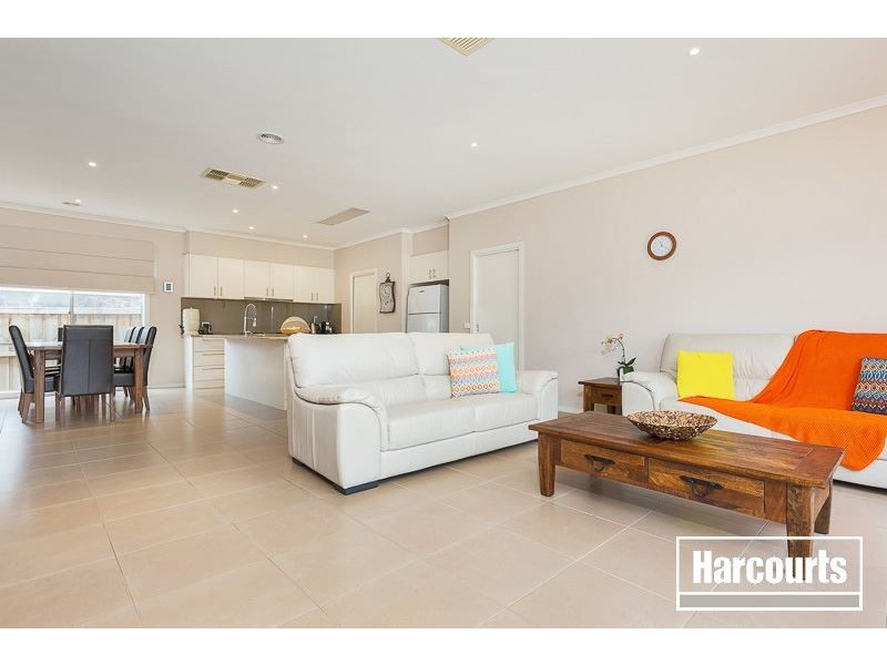 21 Marbelia Drive, Berwick VIC 3806
