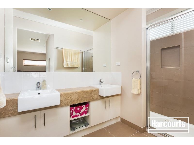 21 Marbelia Drive, Berwick VIC 3806