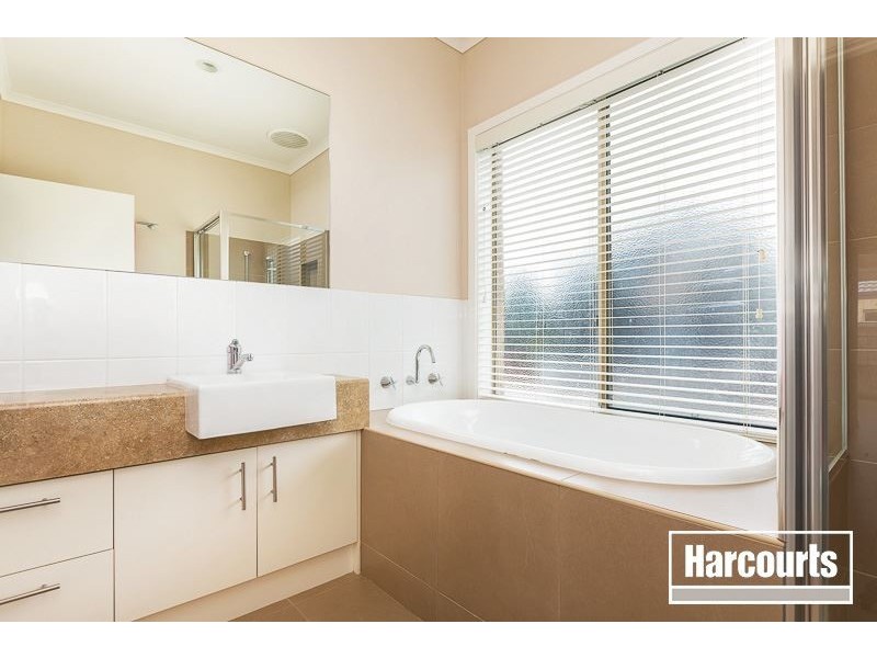 21 Marbelia Drive, Berwick VIC 3806