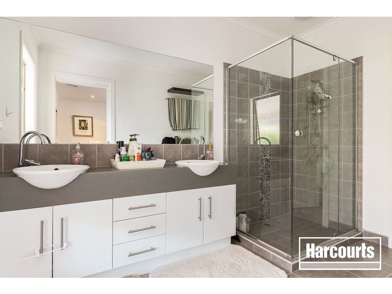 12 Jack William Way, Berwick VIC 3806