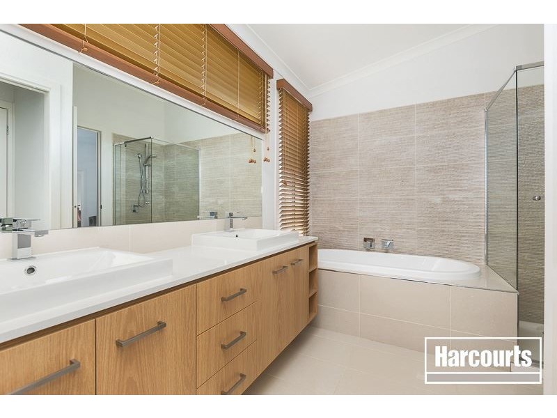 15 Arena Parade, Officer VIC 3809