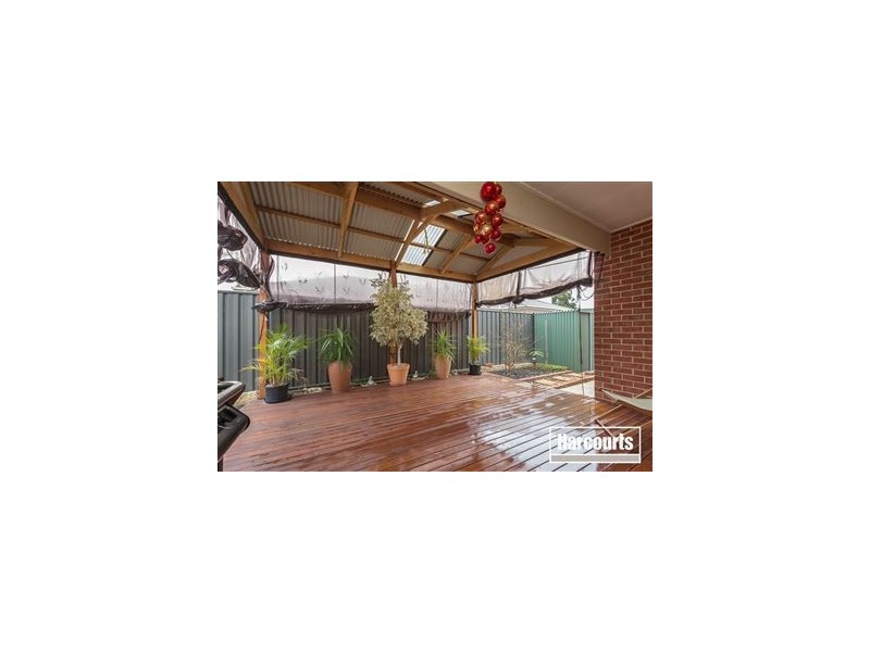 32 Perry Circuit, Cranbourne North VIC 3977