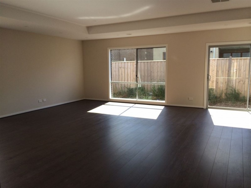 4 (Lot 423) Lilydale Avenue, Clyde North VIC 3978