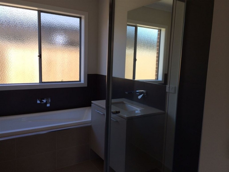 4 (Lot 423) Lilydale Avenue, Clyde North VIC 3978