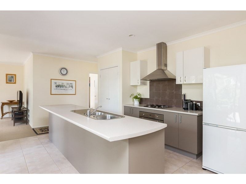 2 Lorne Court, Berwick VIC 3806