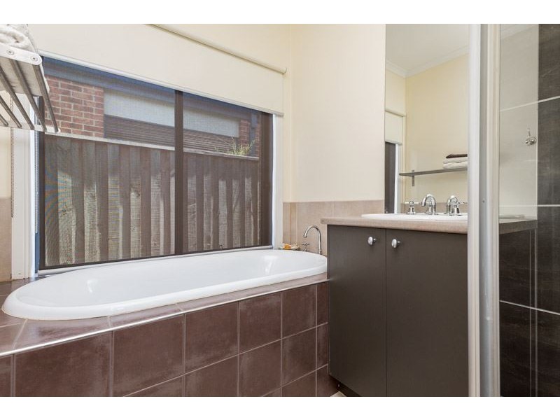 2 Lorne Court, Berwick VIC 3806