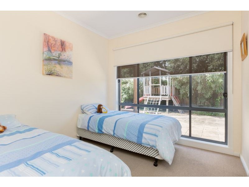 2 Lorne Court, Berwick VIC 3806