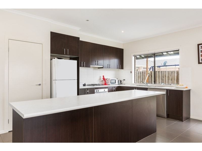 14 Pomegranate Way, Pakenham VIC 3810