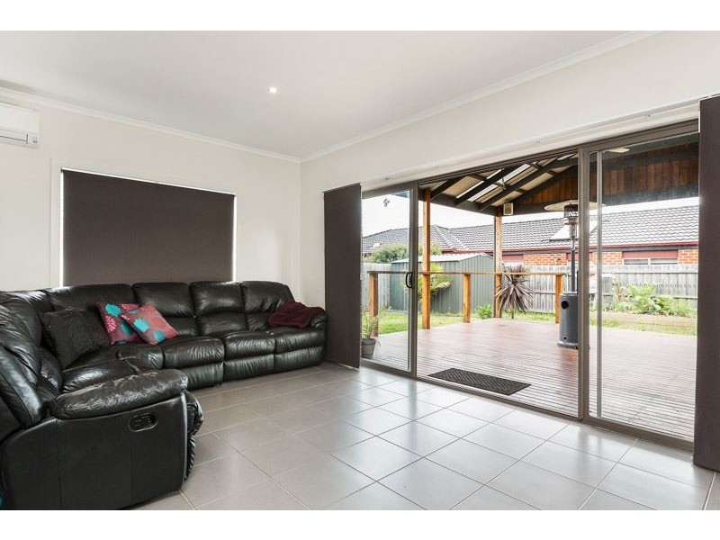 14 Pomegranate Way, Pakenham VIC 3810