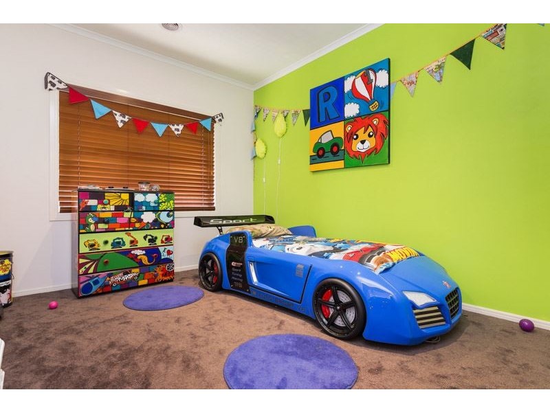 14 Pomegranate Way, Pakenham VIC 3810