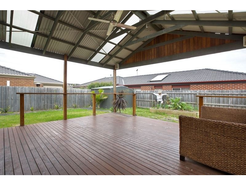 14 Pomegranate Way, Pakenham VIC 3810