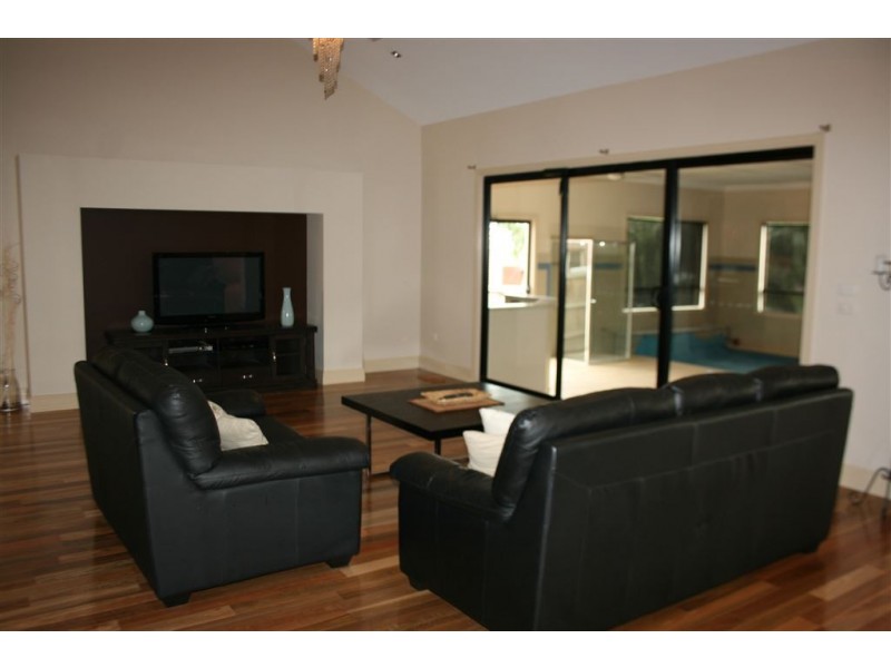 10 Ambrose Court, Berwick VIC 3806