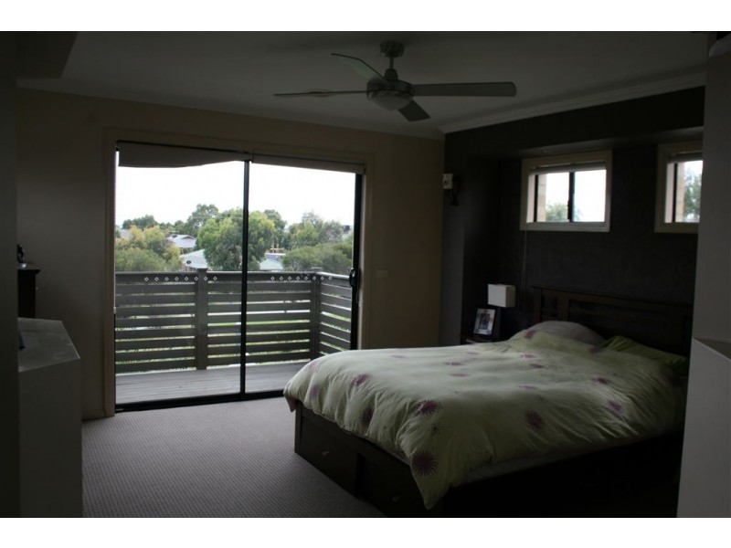 10 Ambrose Court, Berwick VIC 3806