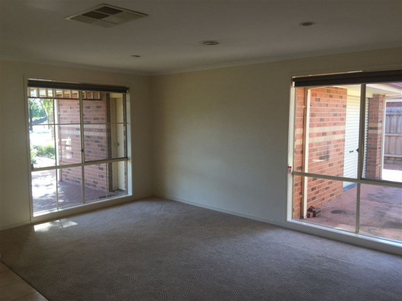 12 Duffy Court, Berwick VIC 3806